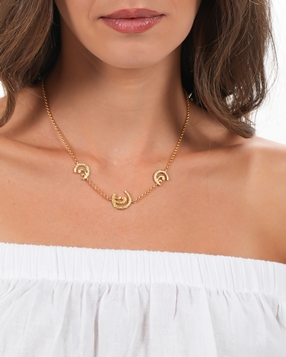 Wavy Flair short gold plated necklace with wavy motifs-